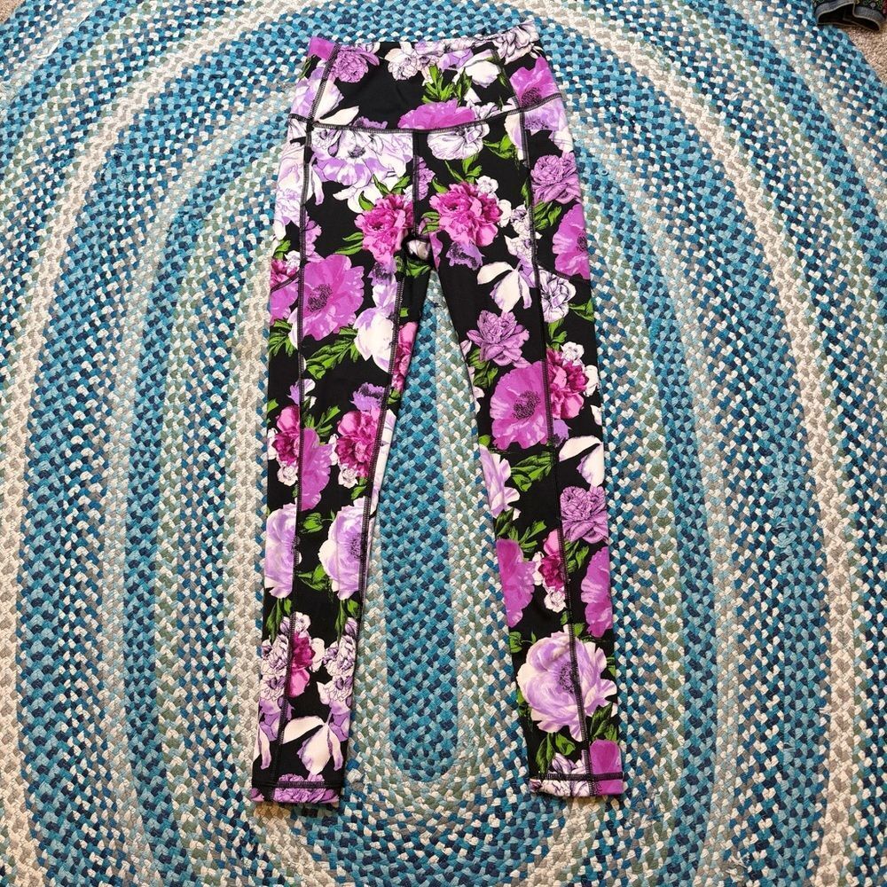Victoria’s Secret Floral Leggings‎